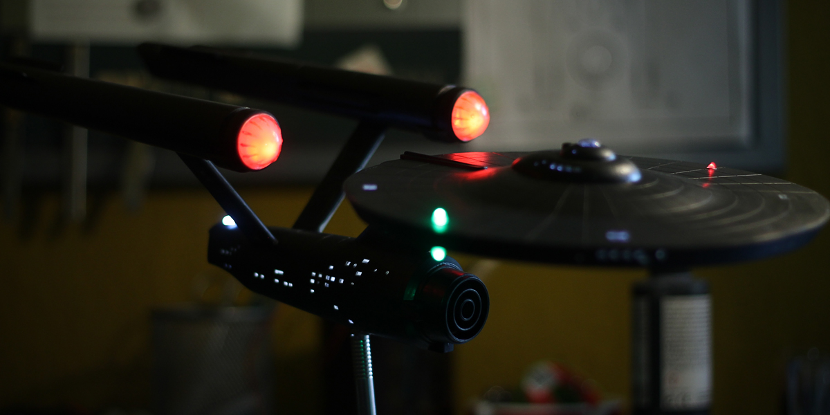 STAR TREK TOS Enterprise Batman Batmobil
