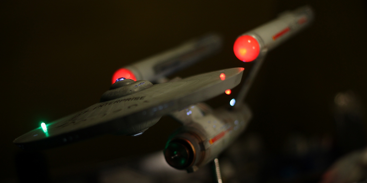 STAR TREK TOS Enterprise klassik auf Ständer